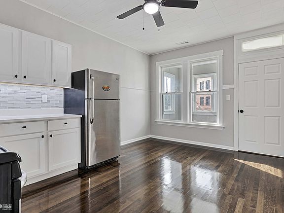 4th image of 3841 W School St