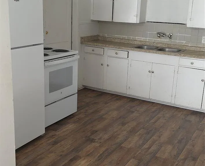 2811 Iola St #8 — Photo 7
