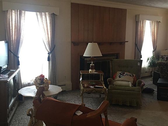 2nd image of 2280 McEwan St