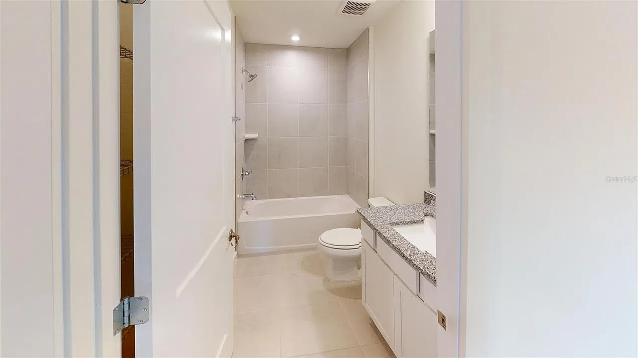 3 bed, 1725 sqft, $2,500 — Photo 3