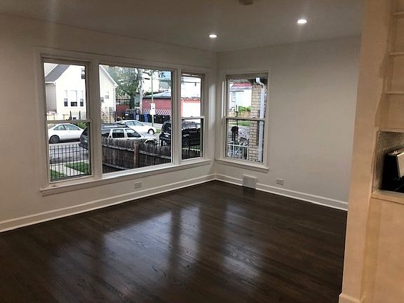 3rd image of 4736 W Dickens Ave