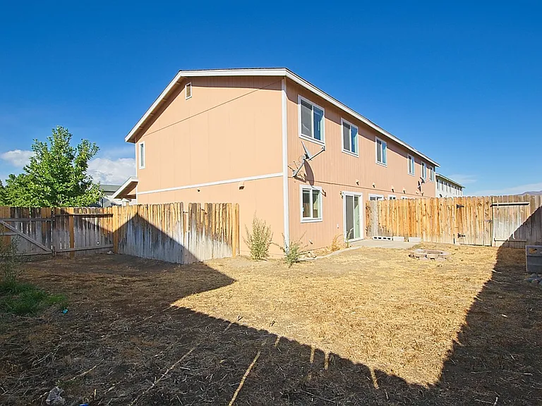 424 Valley Cir #D — Photo 15