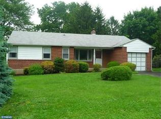 1011 W Heather Rd, Oreland, PA 19075