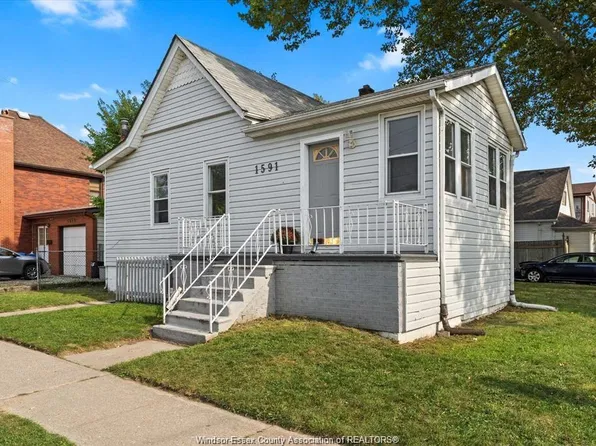 1591 Martindale St, Windsor, ON N9B 1G5