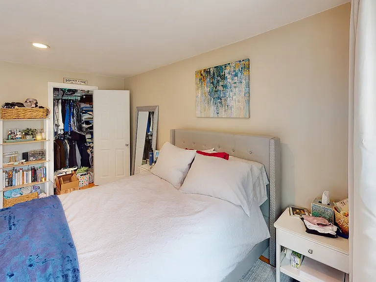 324 W 3rd St #2 — Photo 16