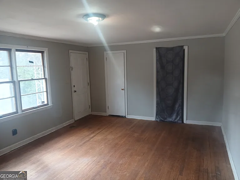 1387 Dewey St — Photo 8