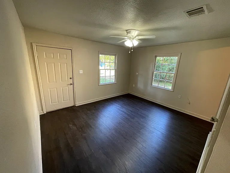 2471 Cherry St — Photo 4