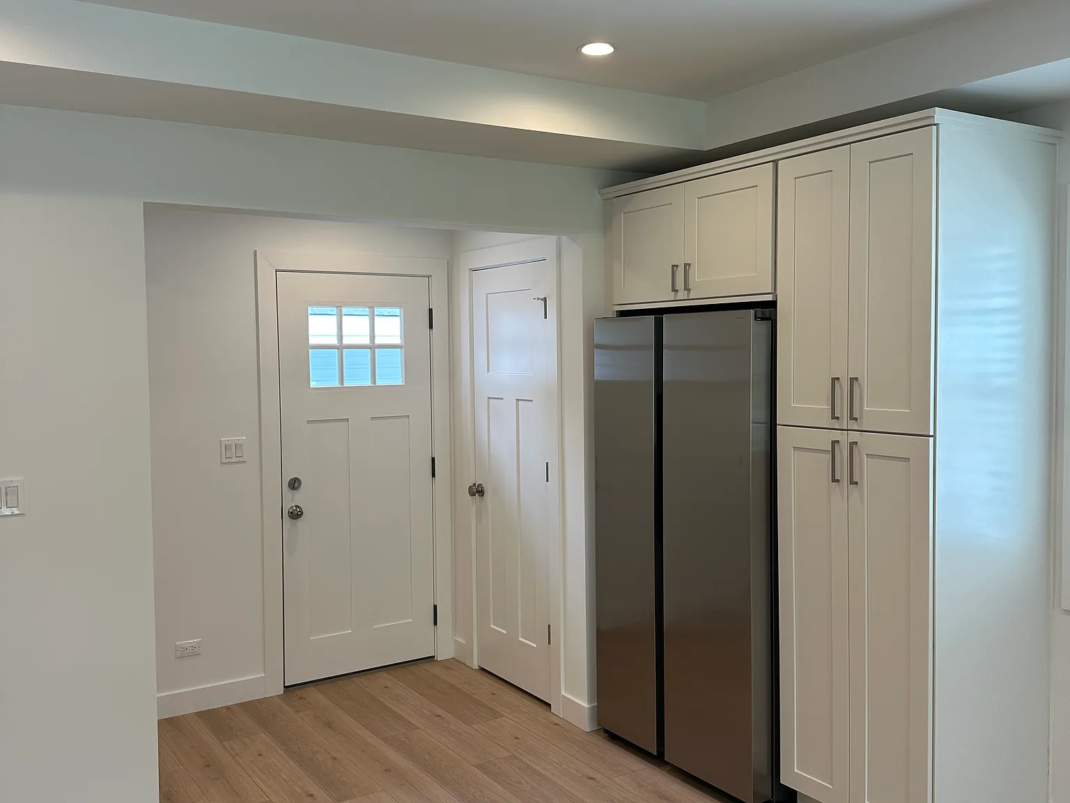 3 bed, 1350 sqft, $3,350 — Photo 4