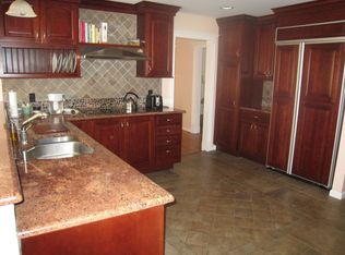 80 Palmer Dr, Sayville, NY 11782