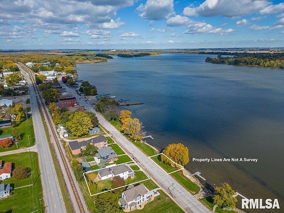 3rd image of 618 S River Dr