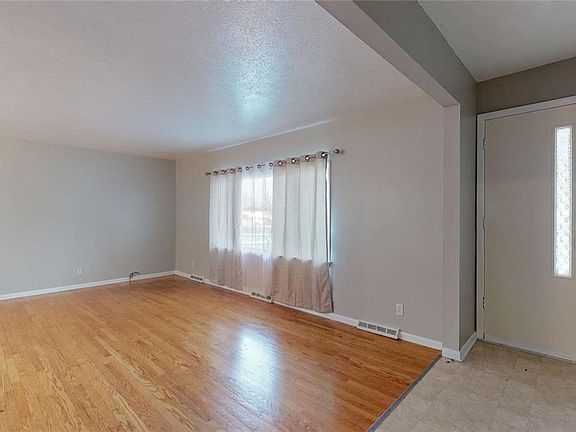3rd image of 7287 Barton Hill Dr
