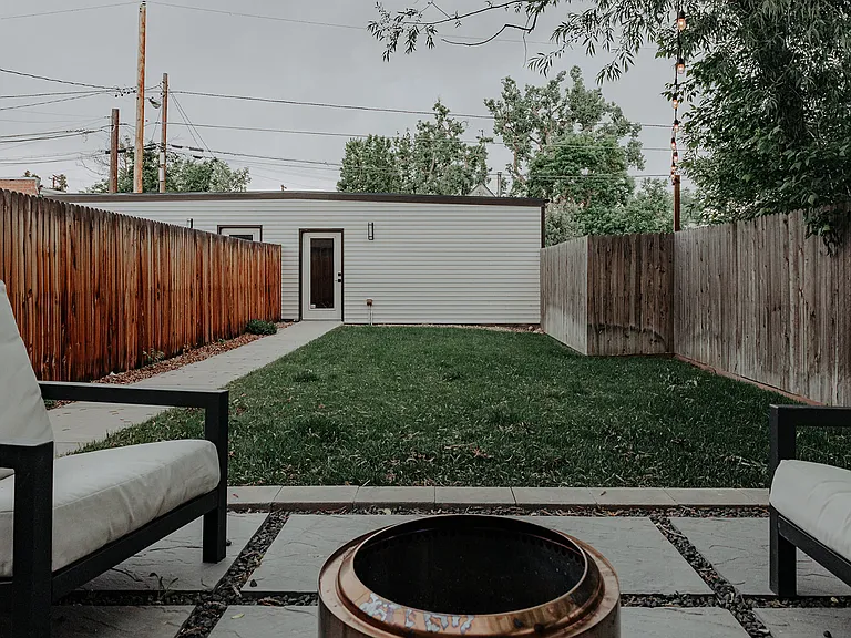 Julian St — Photo 41