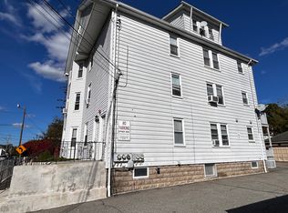 318 Metacom Ave #3, Warren, RI 02885