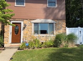 129 Johnson Ct, Whitehall, PA 18052
