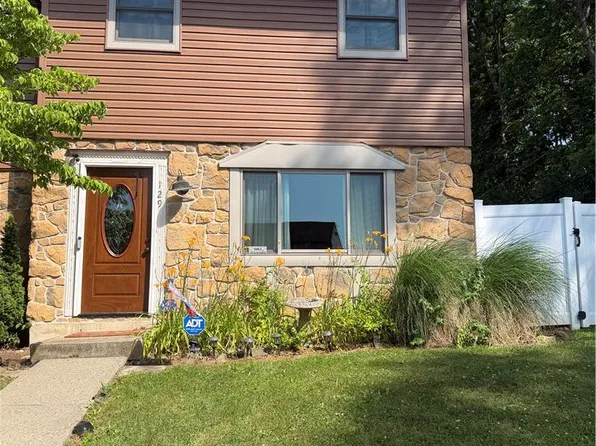 129 Johnson Ct, Whitehall, PA 18052