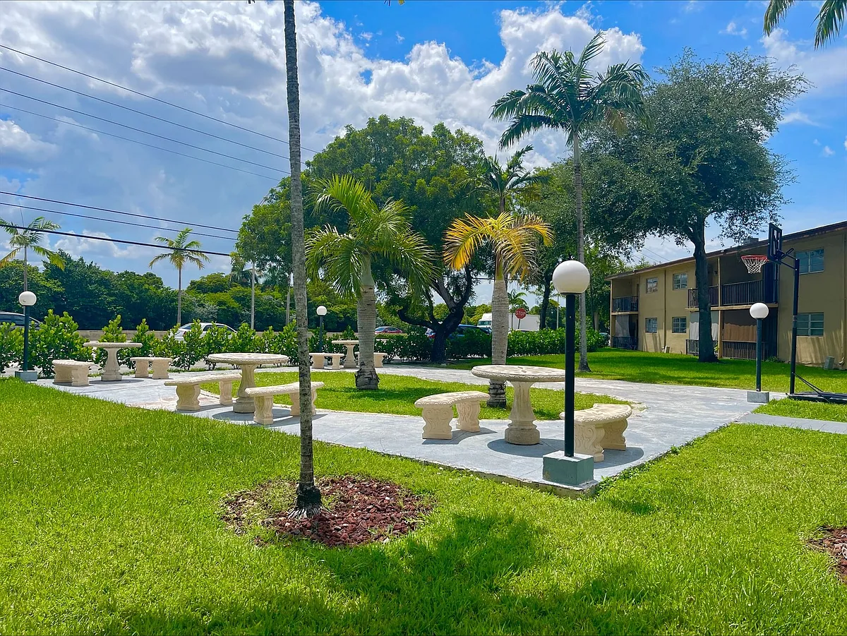 Building Photo - Allegro Apartments