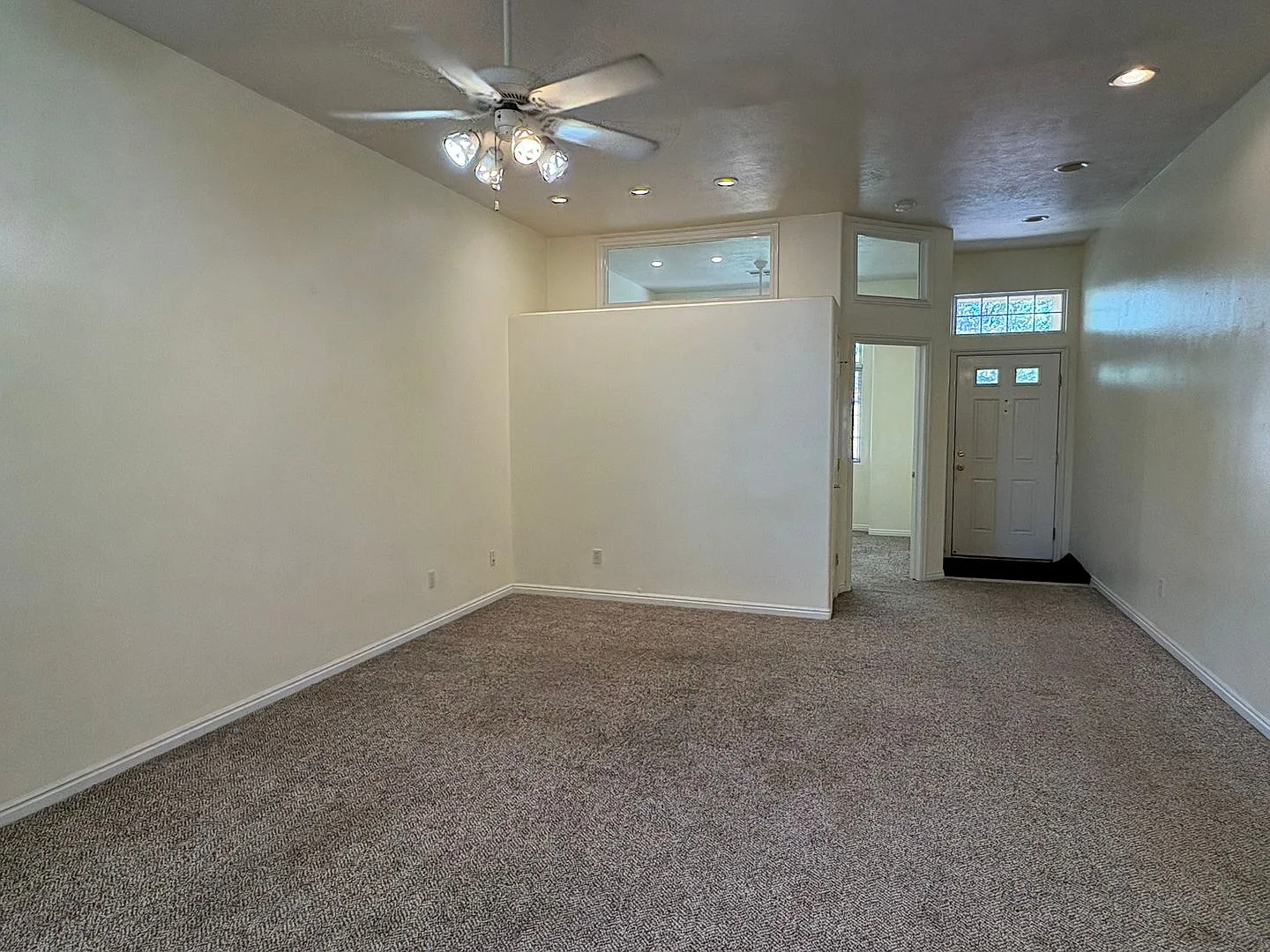 3 Bed 2 Bath Townhouse In Hurricane — Photo 2