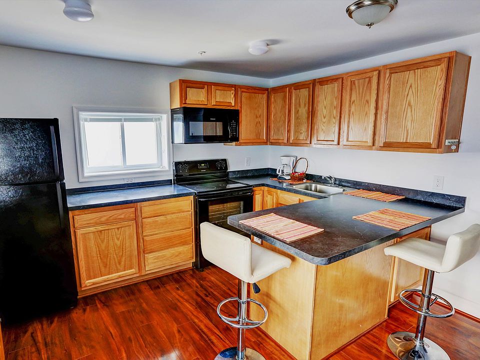 1st image of 35 Carver St APT C
