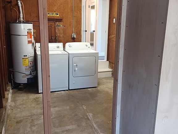 4th image of 940 Capuchino Ave