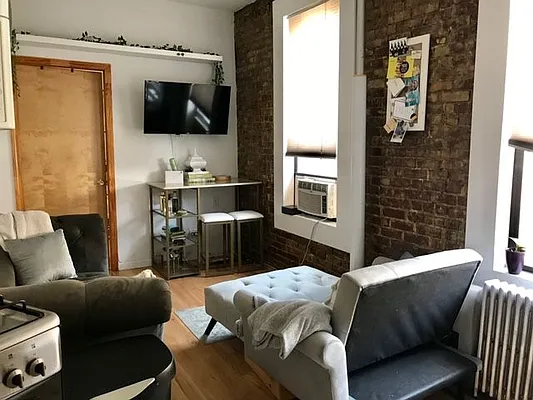 Rented by REAL New York | media 11