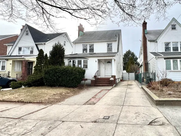 6136 220th Street, Oakland Gardens, NY 11364