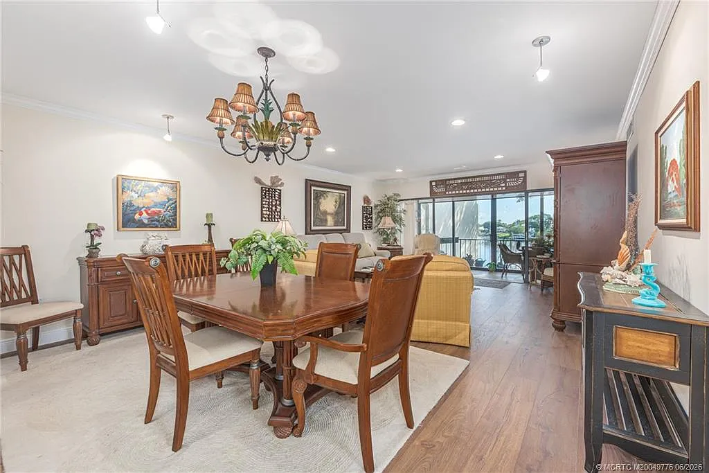 2 bed, 2.0 bath, 1300 sqft, $3,250 — Photo 4
