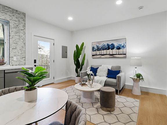 4th image of 21 Cambridge Way #B