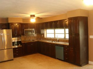 6920 SW 15th St, Pembroke Pines, FL 33023