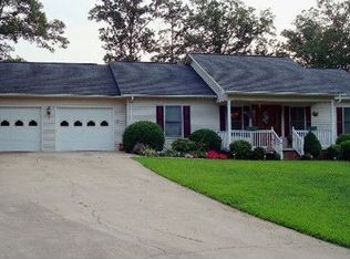 3325 Primrose Ct, Hudson, NC 28638