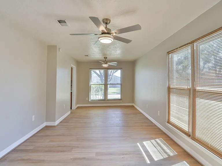 509 Belmont Dr — Photo 11