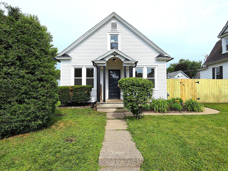 1st image of 2621 Davenport Ave