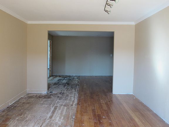 2nd image of 4 Sahara Ct