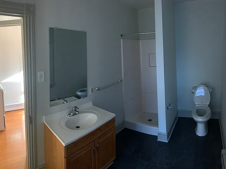 172 N Charlotte St — Photo 7