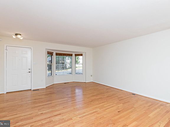 5th image of 14707 Stream Pond Dr