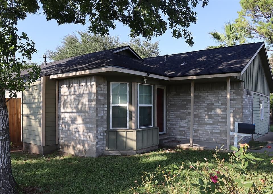 1st image of 3001 Briar Dr