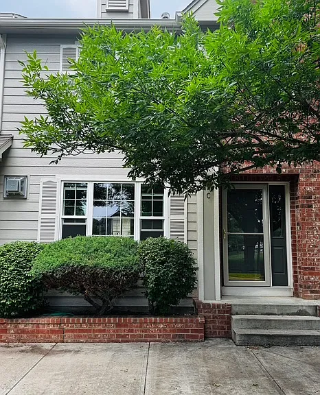 420 N Parkside Dr #C — Photo 1