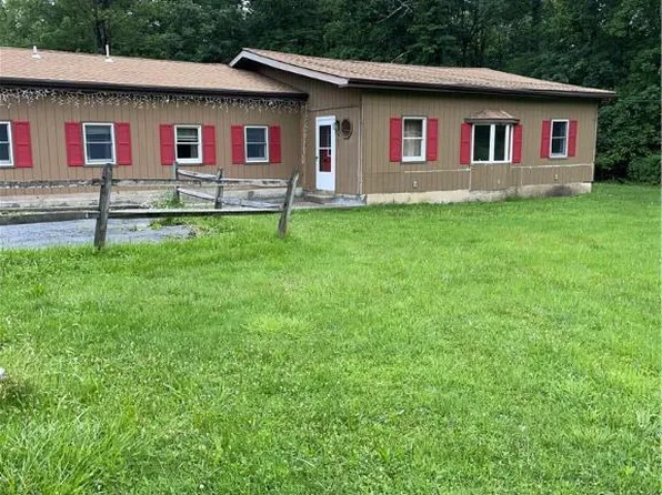 965 Cherokee St, Bath, PA 18014