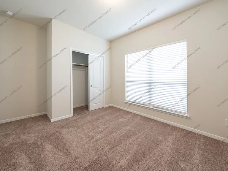 742 Friar Tuck Dr — Photo 5