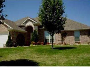 505 Chestnut Ln, Saginaw, TX 76179