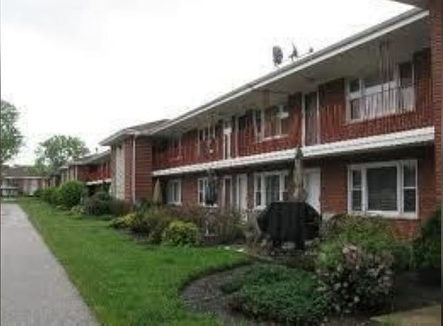 1st image of 1109 Holiday Ln APT 9
