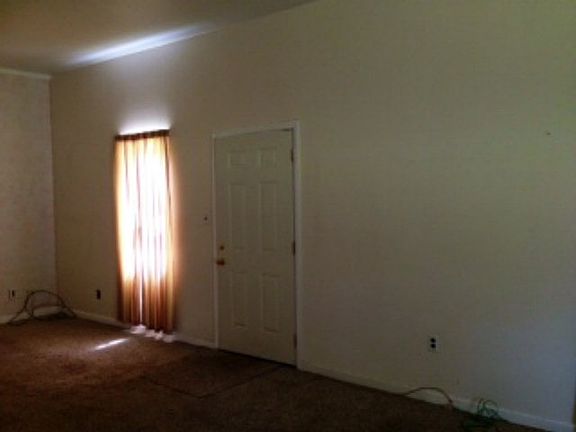 2nd image of 9 Rebecca Ln