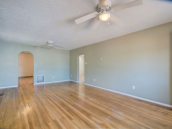 5th image of 306 Stanford Dr SE #C