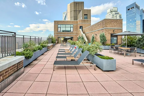 Rented by Jack Resnick & Sons | media 22