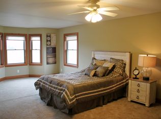 18417 W River Rd, Bowling Green, OH 43402