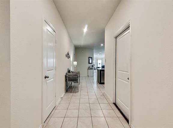 3rd image of 2409 Anton Dr