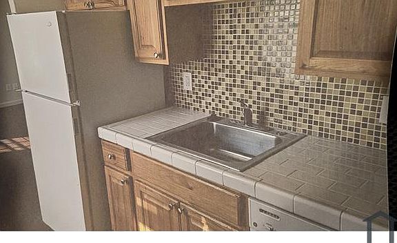 4th image of 4835 Longshore Ave #D