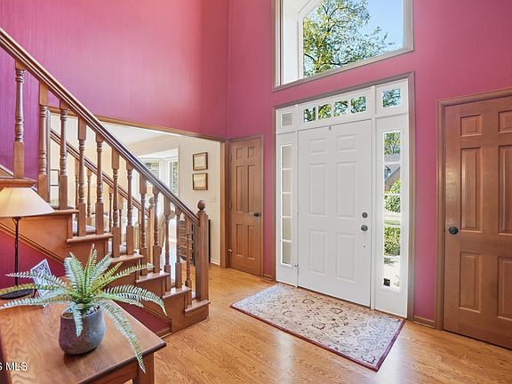 5th image of 7310 Regents Park Blvd
