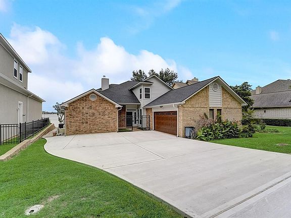 2nd image of 3921 Treasure Island Drive