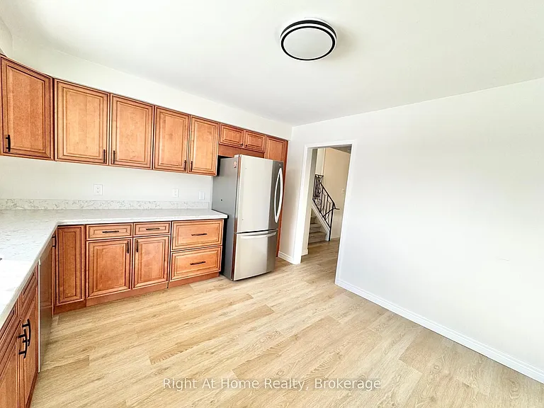 221 1st Rd E — Photo 8