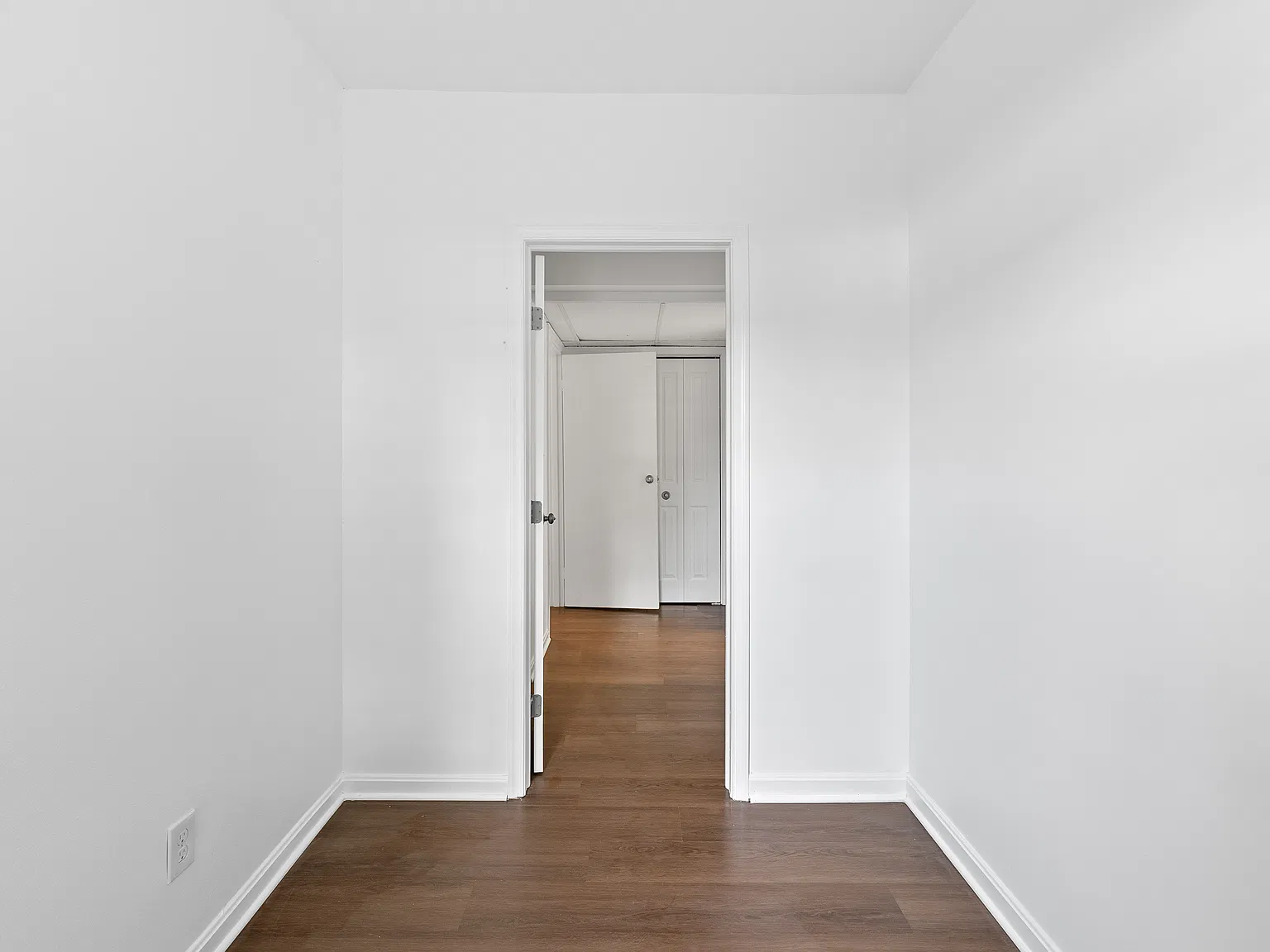 3 bed, 810 sqft, $4,900 — Photo 4